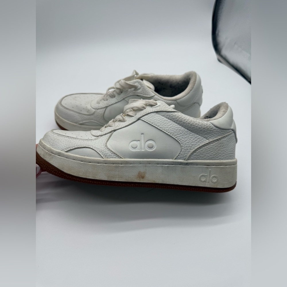 Alo Yoga Recovery Mode Sneakers Gum Sole & Natural White Size W 9 M 7.5